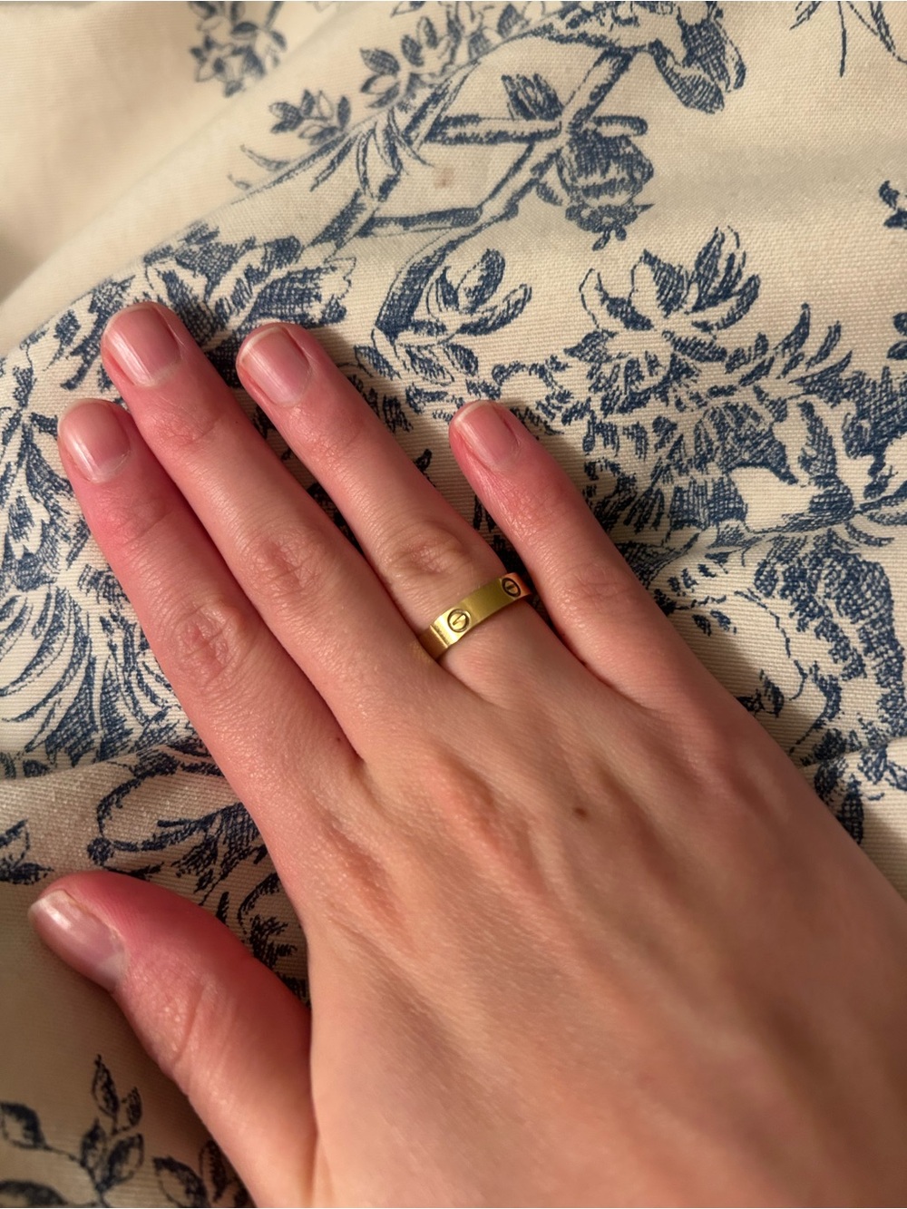 Love ring - Picture 2 of 9